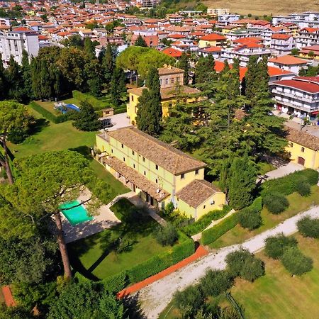 Agriturismo Villa Irelli Castellalto Exterior photo